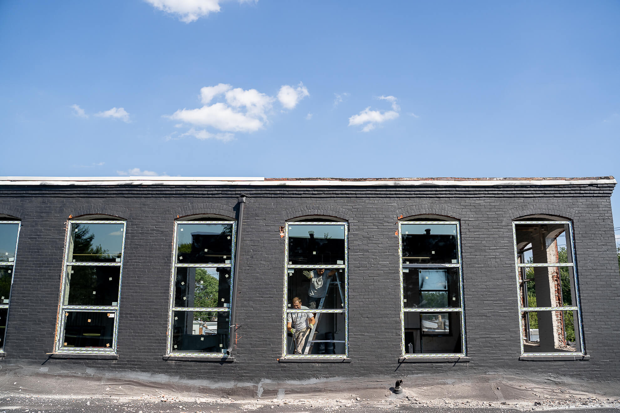 A building with many windows.